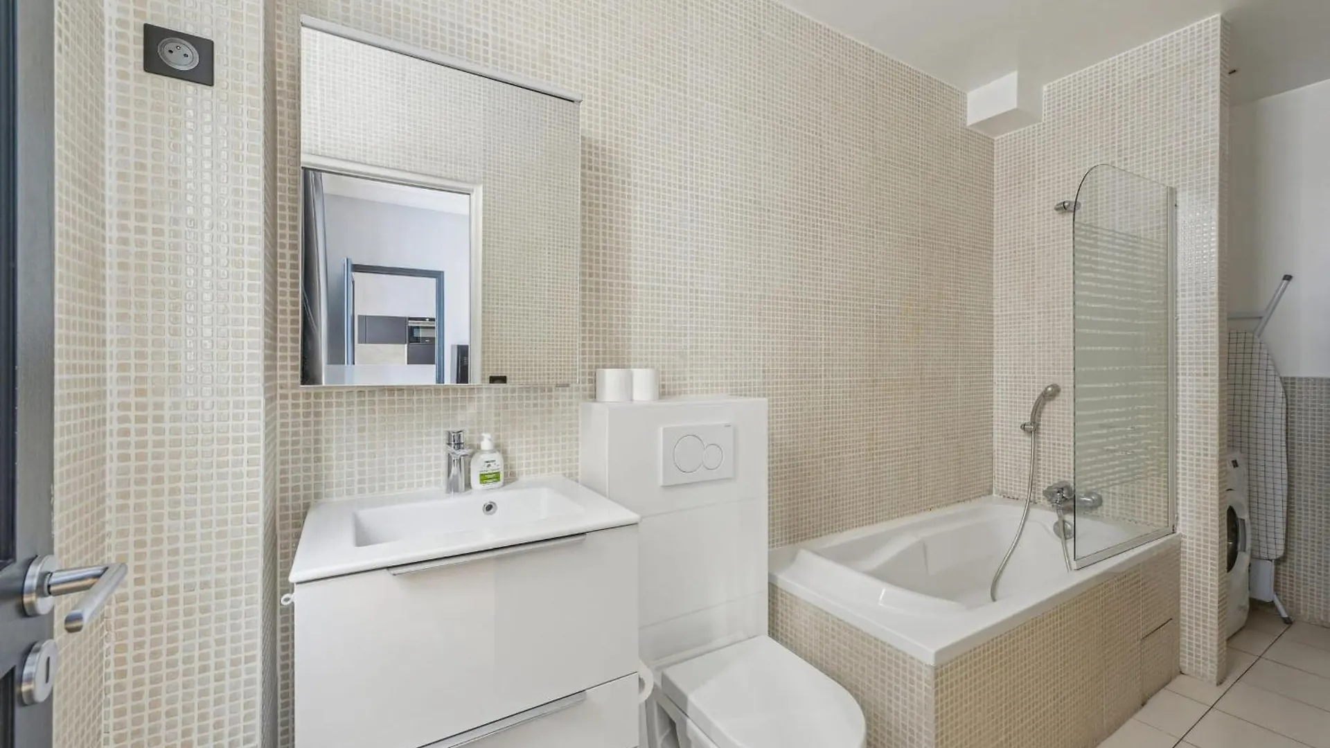 Terne Maillot - Gaston Bertandeau 1Dbr Apartment Paris 0*,  France