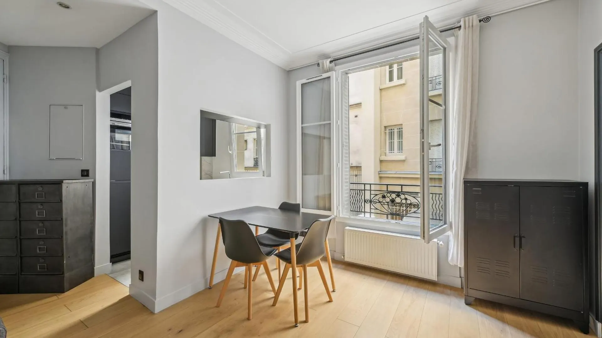 Terne Maillot - Gaston Bertandeau 1Dbr Apartment Paris